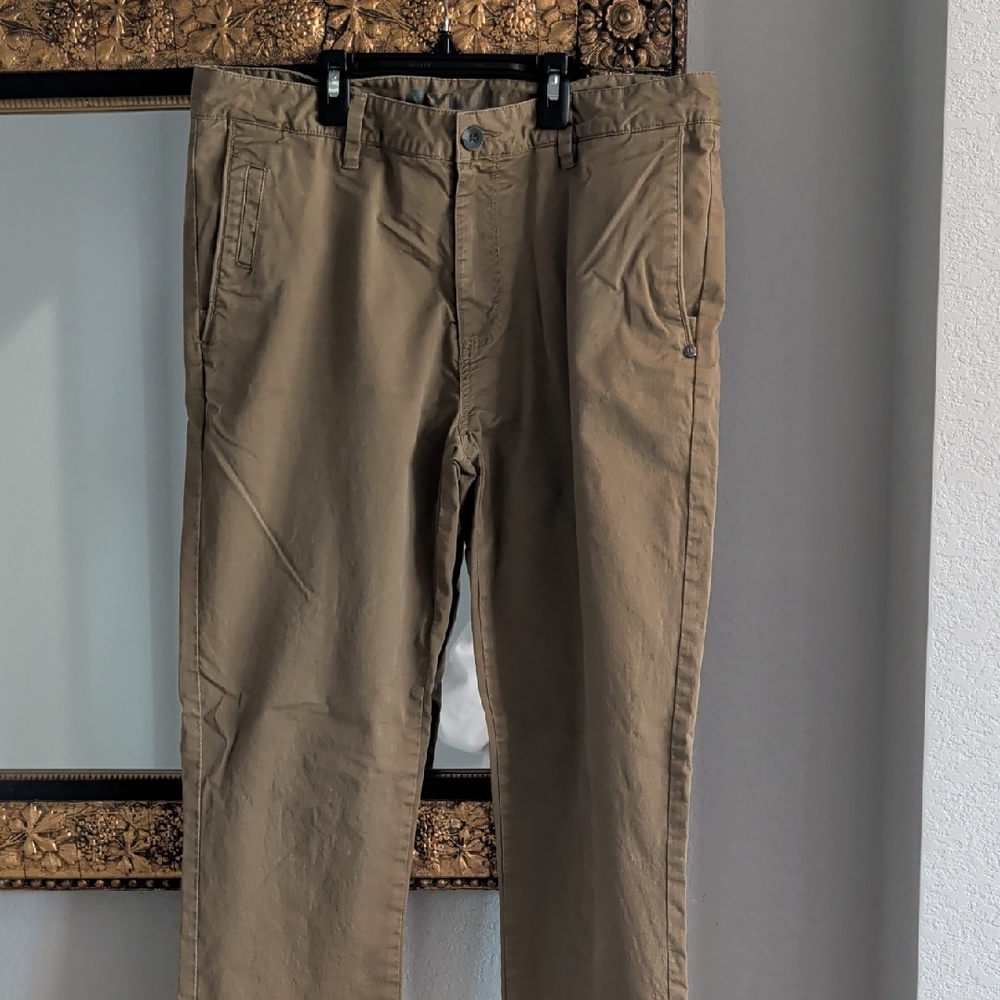 Vuori Mens Collins chinos - 33×32 In Khaki/Tan